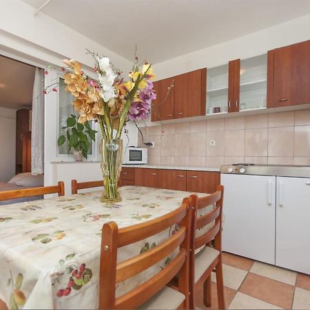 מאקרסקה Apartment And Rooms Ivan מראה חיצוני תמונה
