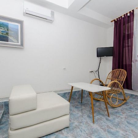 מאקרסקה Apartment And Rooms Ivan מראה חיצוני תמונה