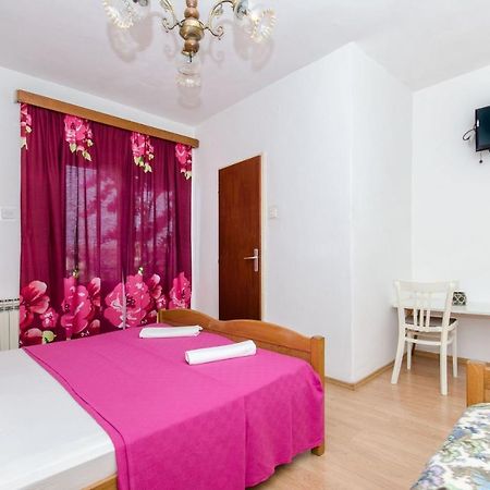מאקרסקה Apartment And Rooms Ivan מראה חיצוני תמונה