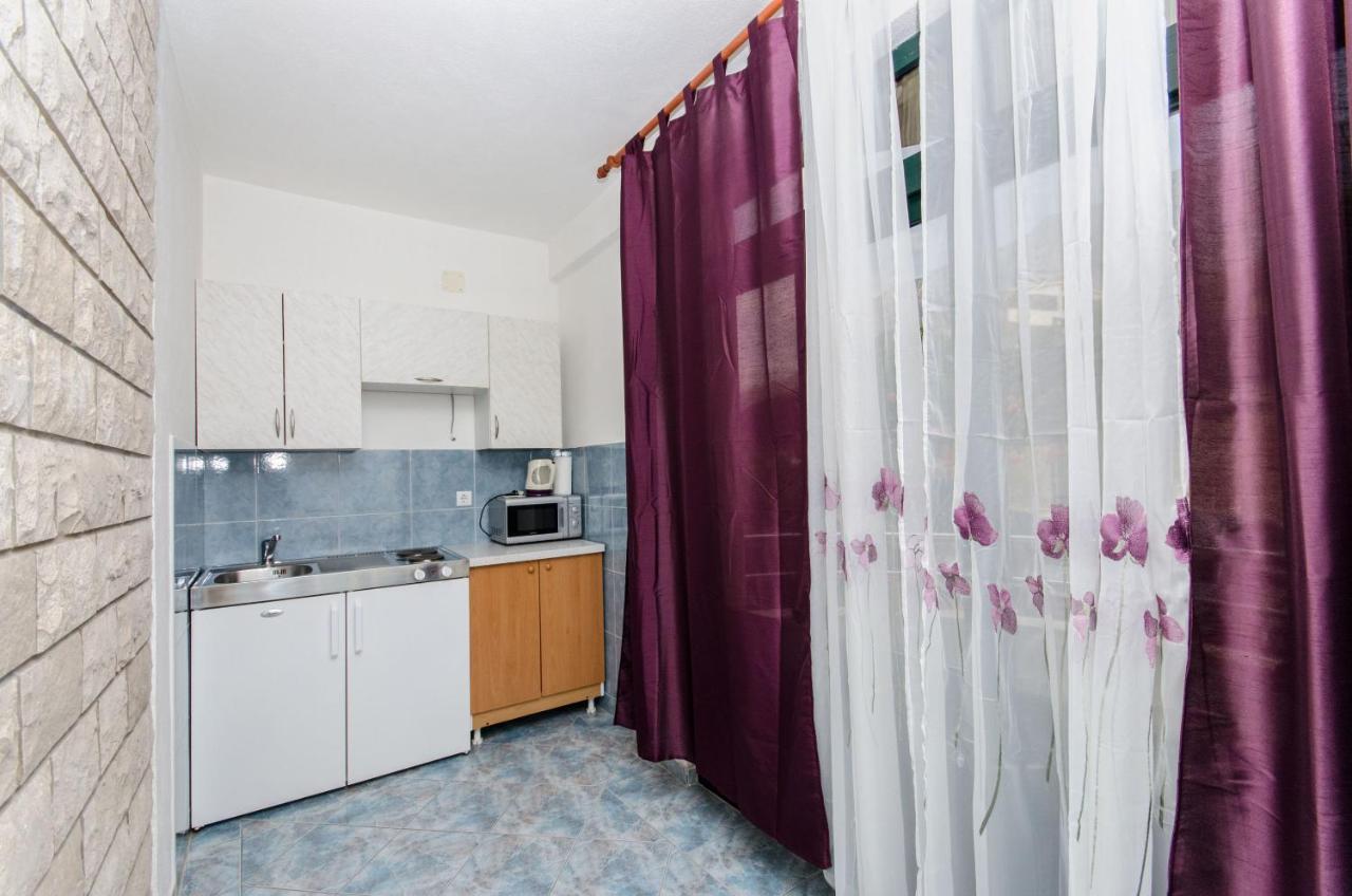 מאקרסקה Apartment And Rooms Ivan מראה חיצוני תמונה