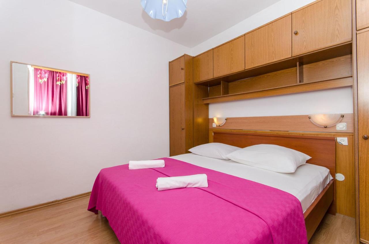 מאקרסקה Apartment And Rooms Ivan מראה חיצוני תמונה