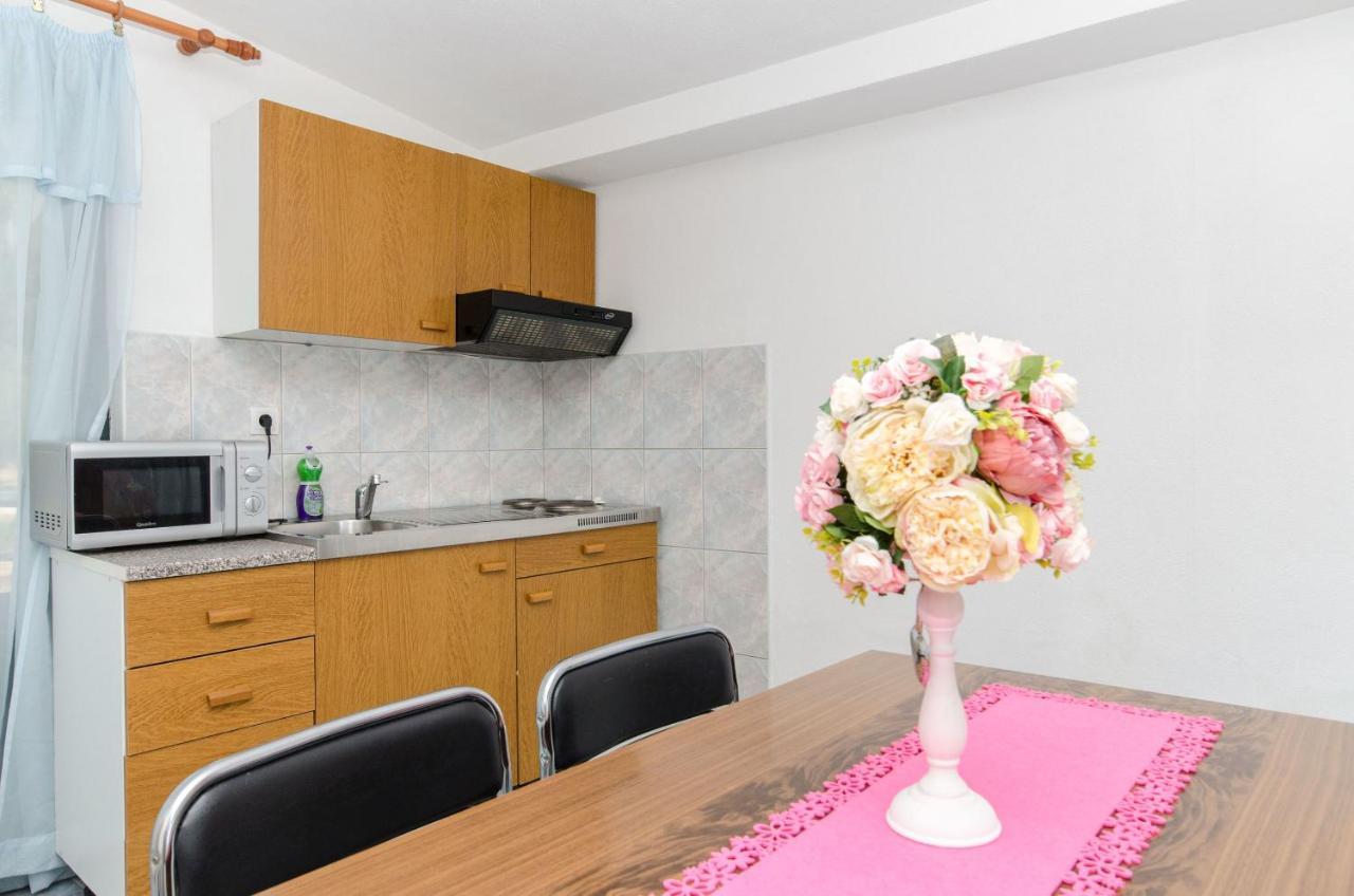 מאקרסקה Apartment And Rooms Ivan מראה חיצוני תמונה