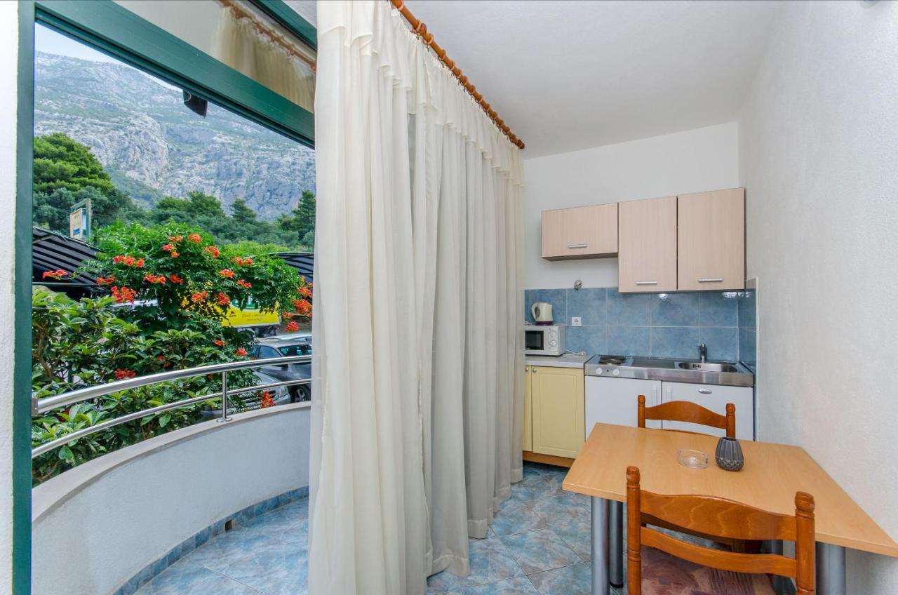 מאקרסקה Apartment And Rooms Ivan מראה חיצוני תמונה