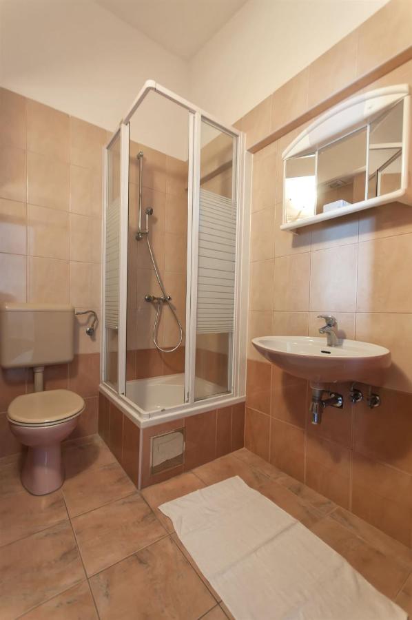 מאקרסקה Apartment And Rooms Ivan מראה חיצוני תמונה