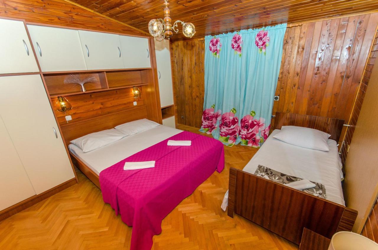 מאקרסקה Apartment And Rooms Ivan מראה חיצוני תמונה