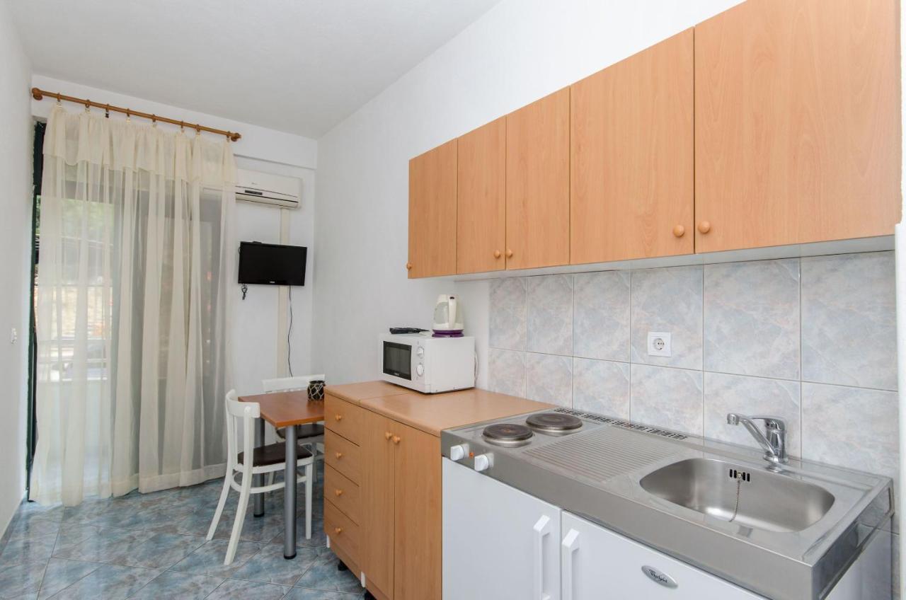 מאקרסקה Apartment And Rooms Ivan מראה חיצוני תמונה
