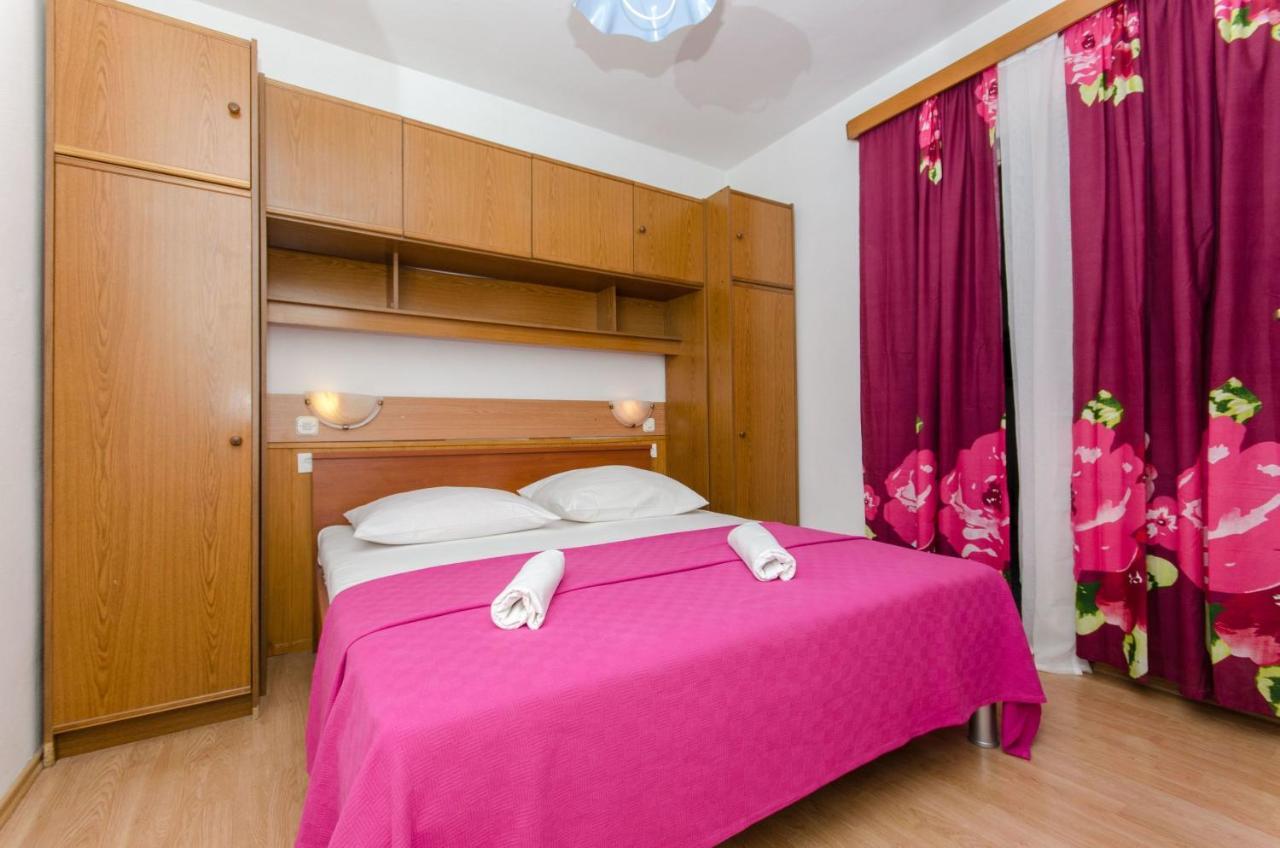 מאקרסקה Apartment And Rooms Ivan מראה חיצוני תמונה