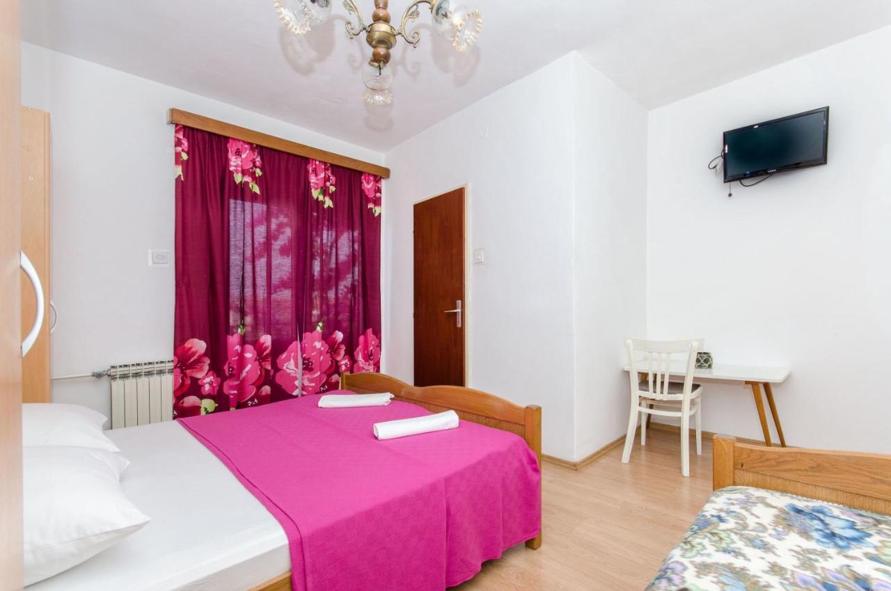 מאקרסקה Apartment And Rooms Ivan מראה חיצוני תמונה