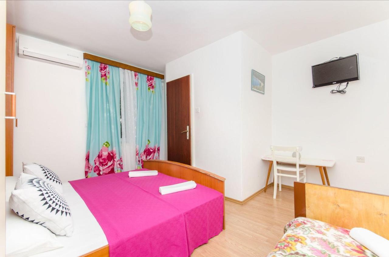 מאקרסקה Apartment And Rooms Ivan מראה חיצוני תמונה