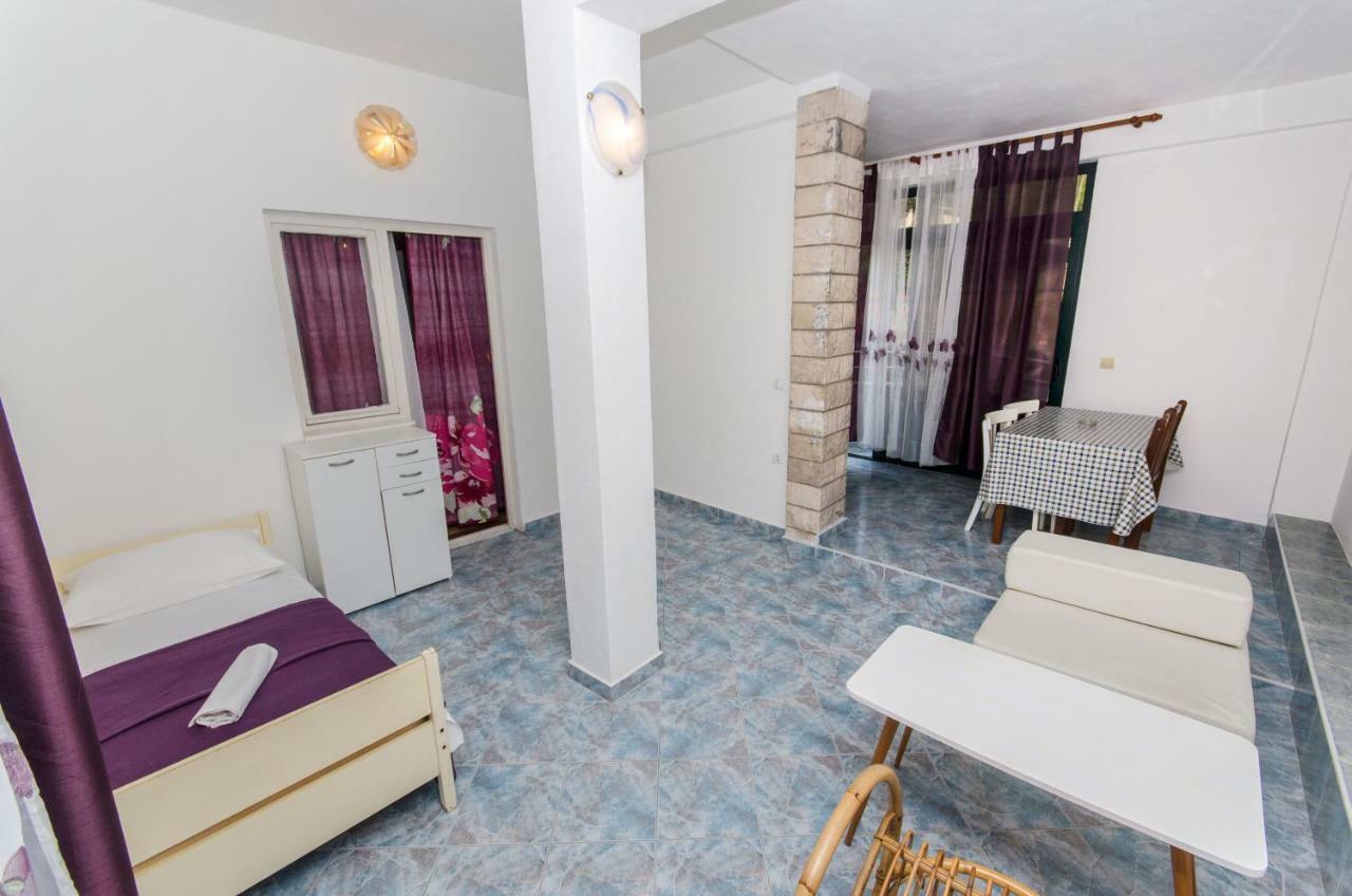 מאקרסקה Apartment And Rooms Ivan מראה חיצוני תמונה